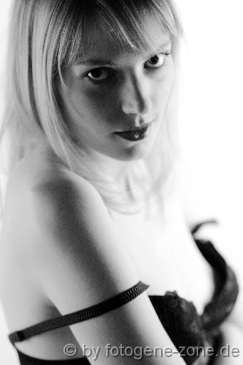 erotic_4048-bw